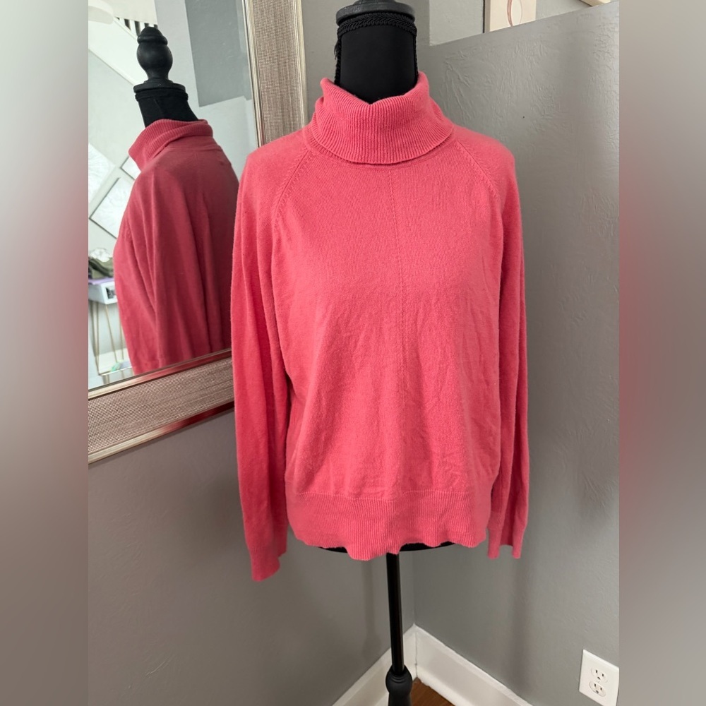Casual Corner Silk Cashmere Pink Barbiecore Feminine Turtleneck Sweater Size XL.
